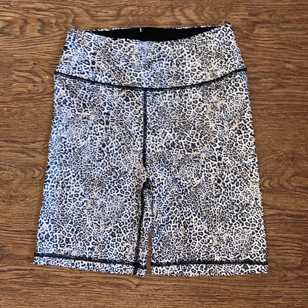 Victoria Sport Cheetah Biker Shorts